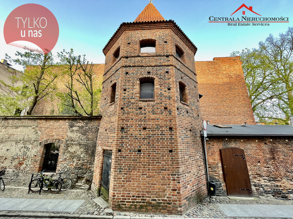 Unikat gotycka baszta "Monstrancja" na sprzedaż