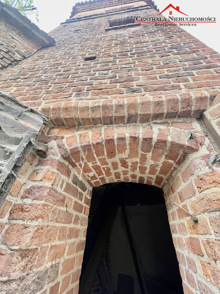 Unikat gotycka baszta "Monstrancja" na sprzedaż