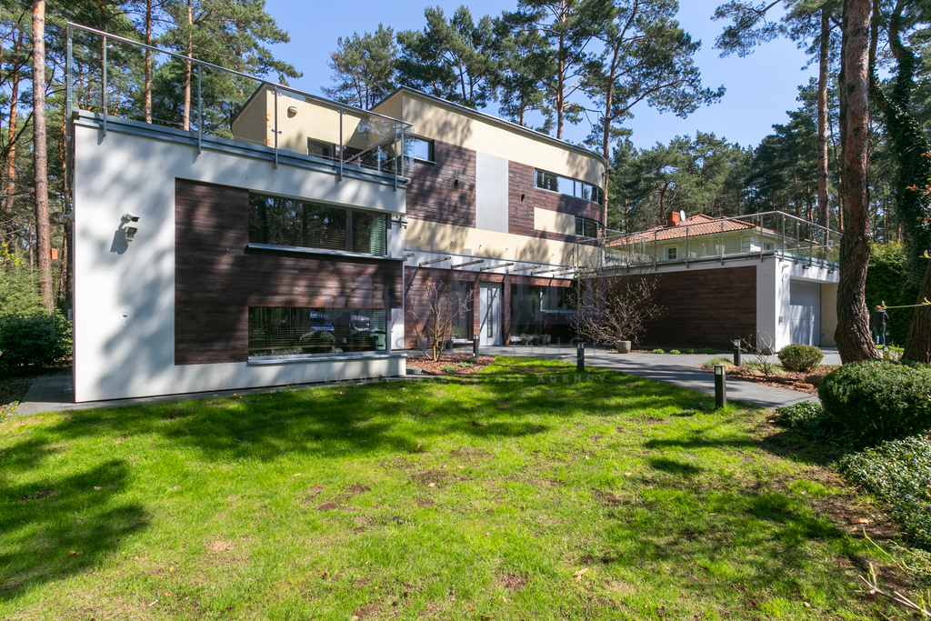 Dom w otoczeniu lasu - miejsce na fitnes/kino/spa