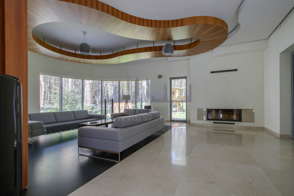 Dom w otoczeniu lasu - miejsce na fitnes/kino/spa