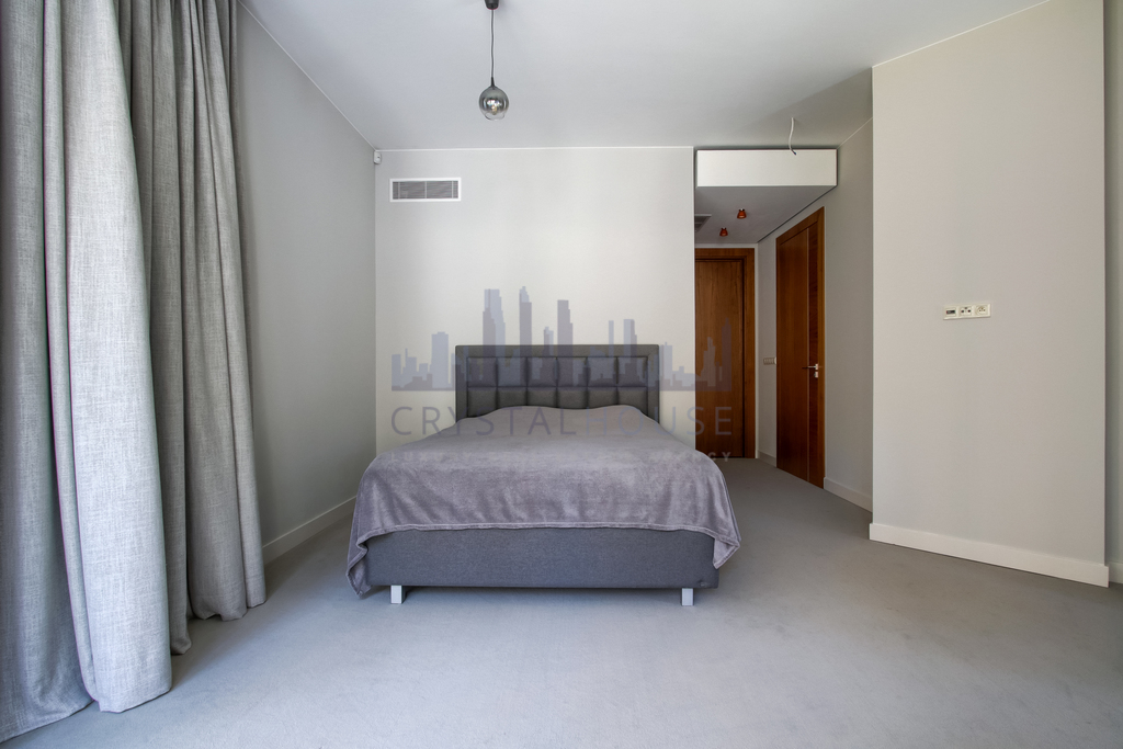 Dom w otoczeniu lasu - miejsce na fitnes/kino/spa