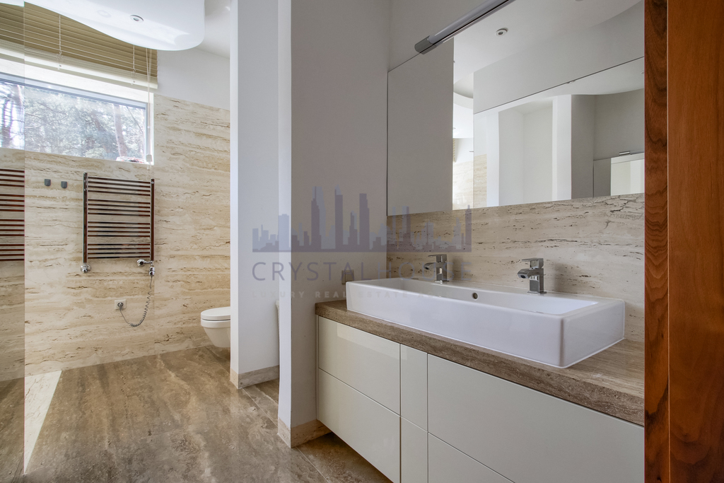 Dom w otoczeniu lasu - miejsce na fitnes/kino/spa