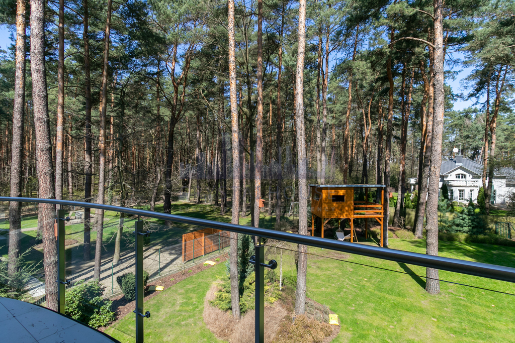 Dom w otoczeniu lasu - miejsce na fitnes/kino/spa